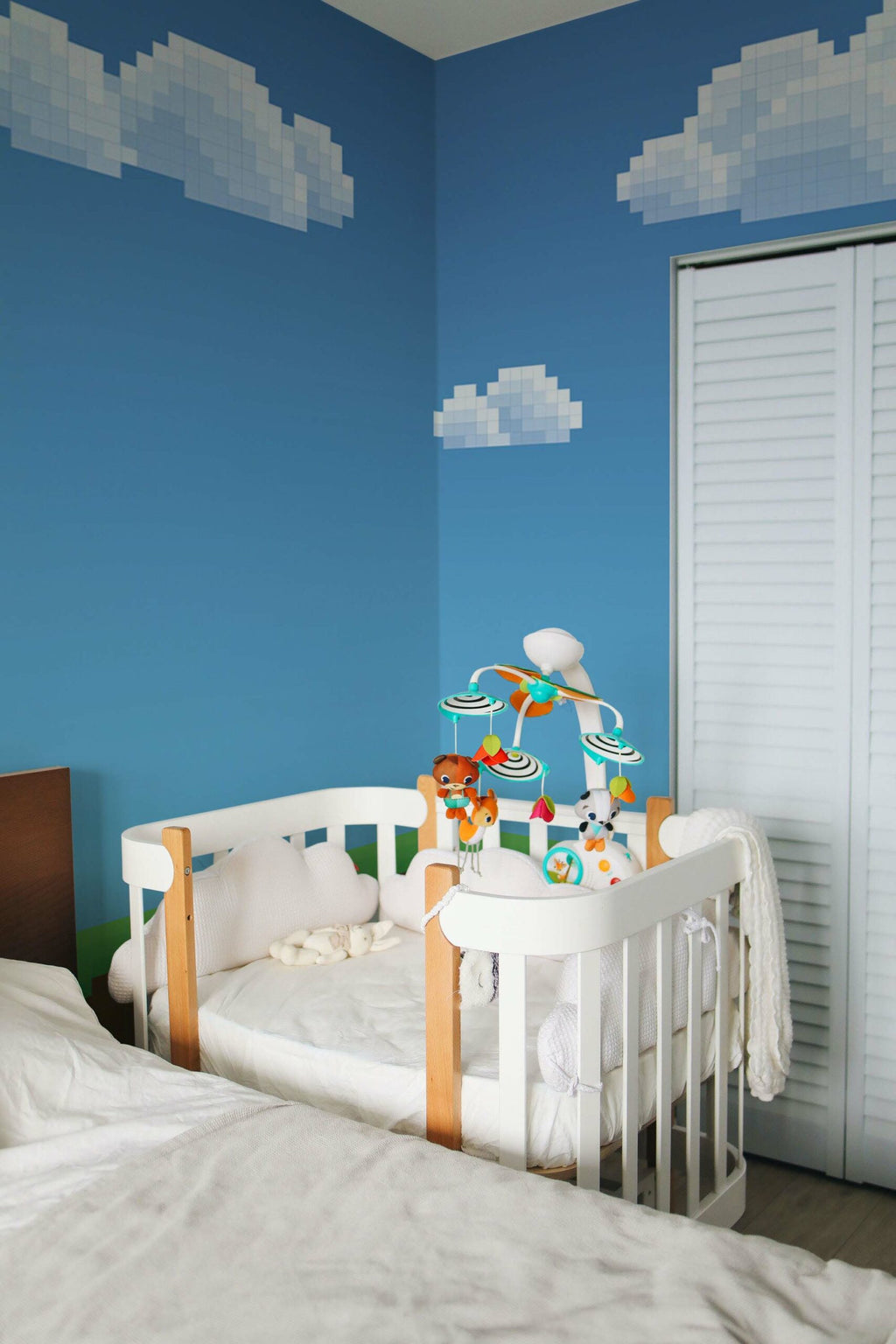 Jeu de pixels · papier peint panoramique chambre enfant