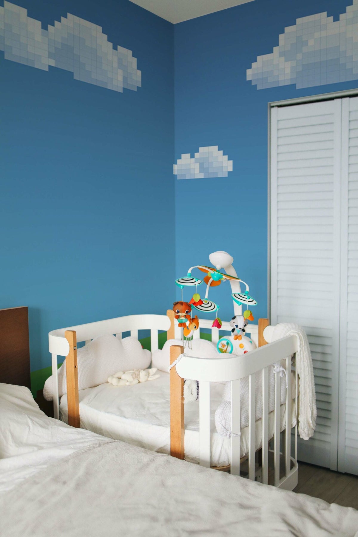 Jeu de pixels · papier peint panoramique chambre enfant