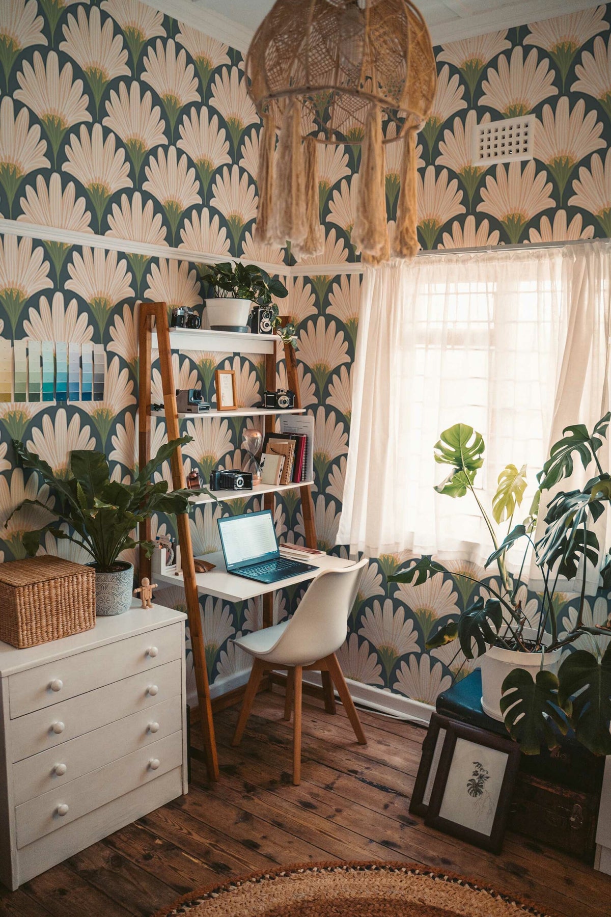 Fleurs art déco bleutées · papier peint panoramique, vue 3