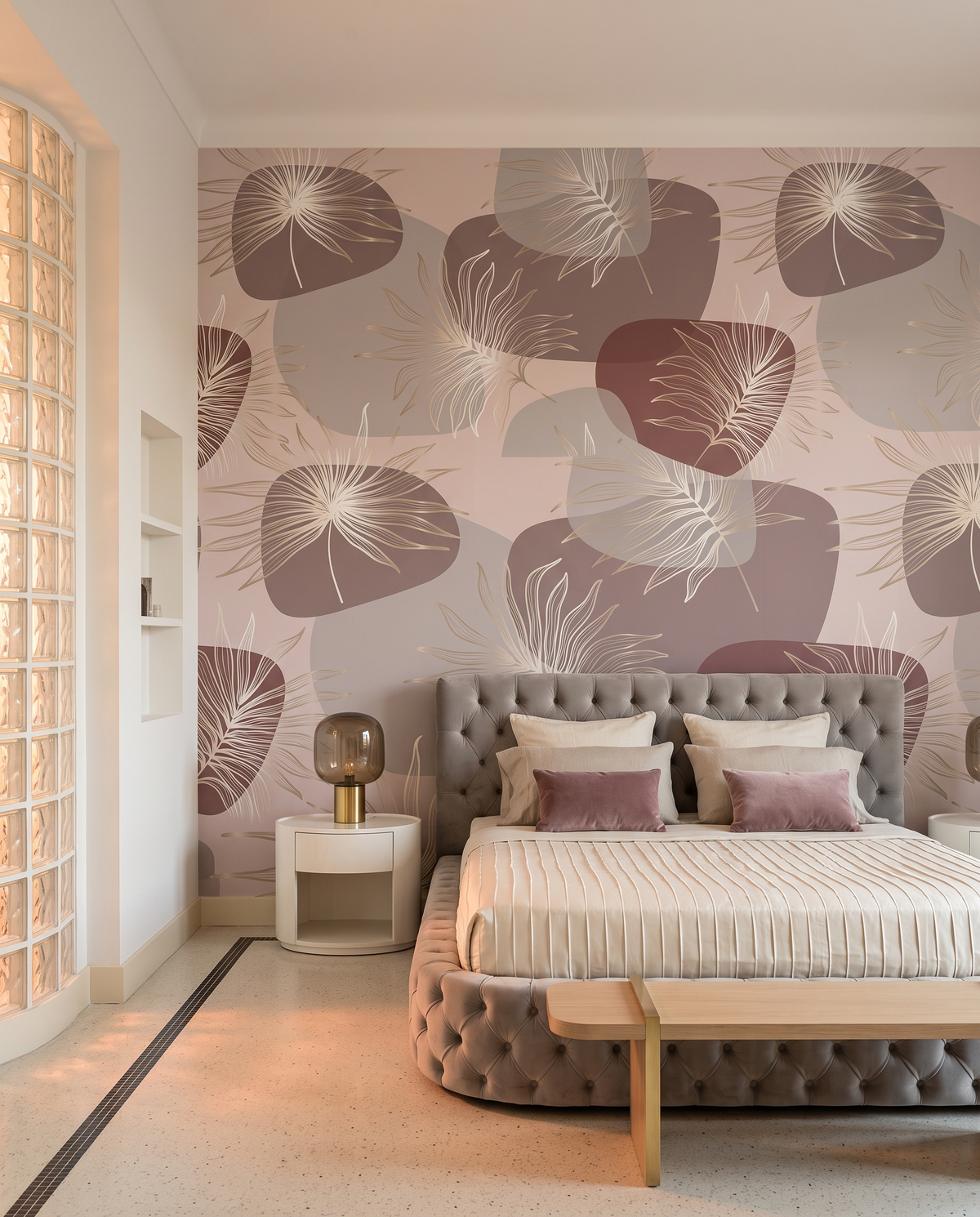 Floraison rosée, papier peint panoramique dans une chambre : visuel d'ambiance illustratif