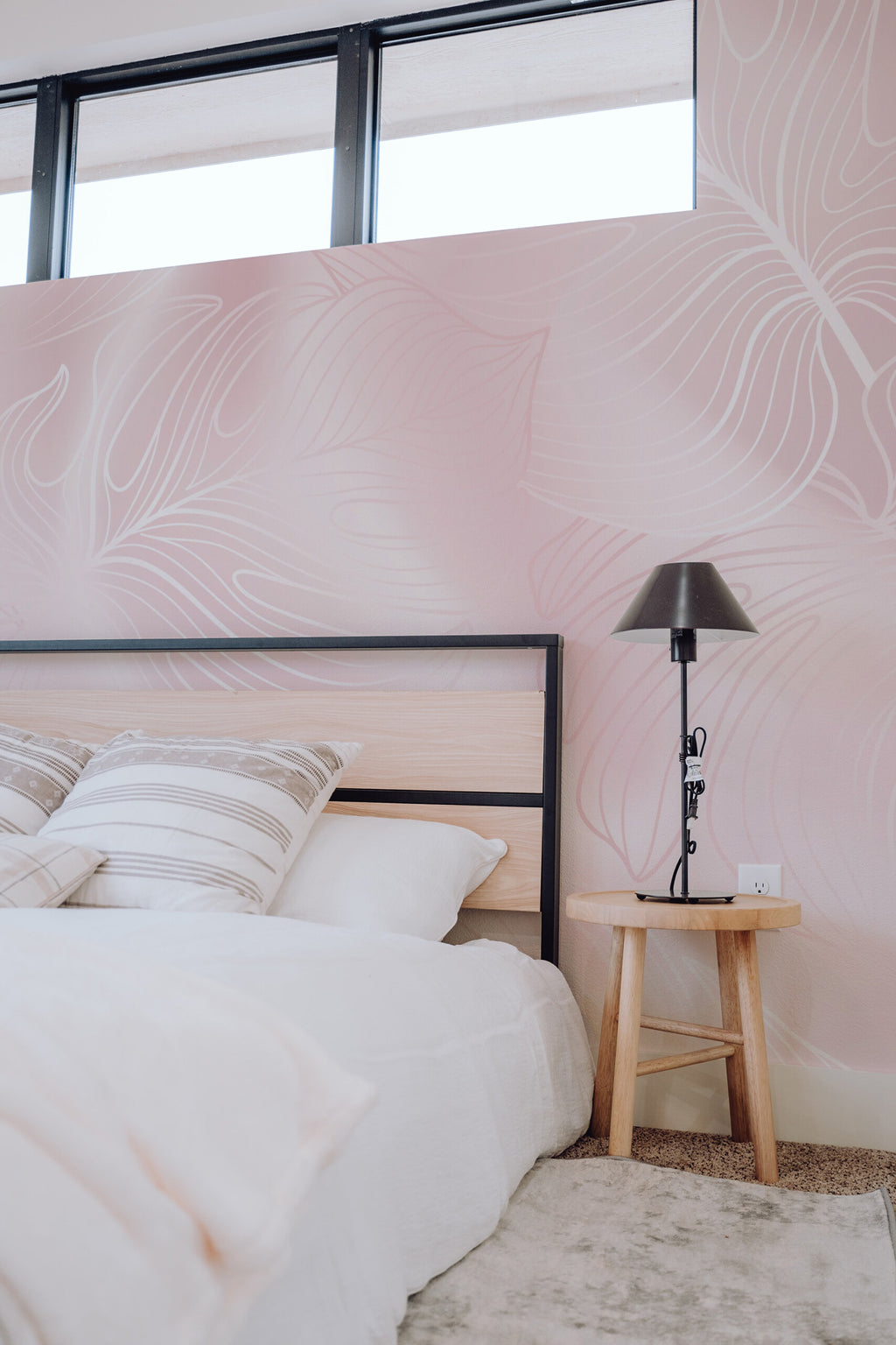 Soie blush · papier peint panoramique monstera